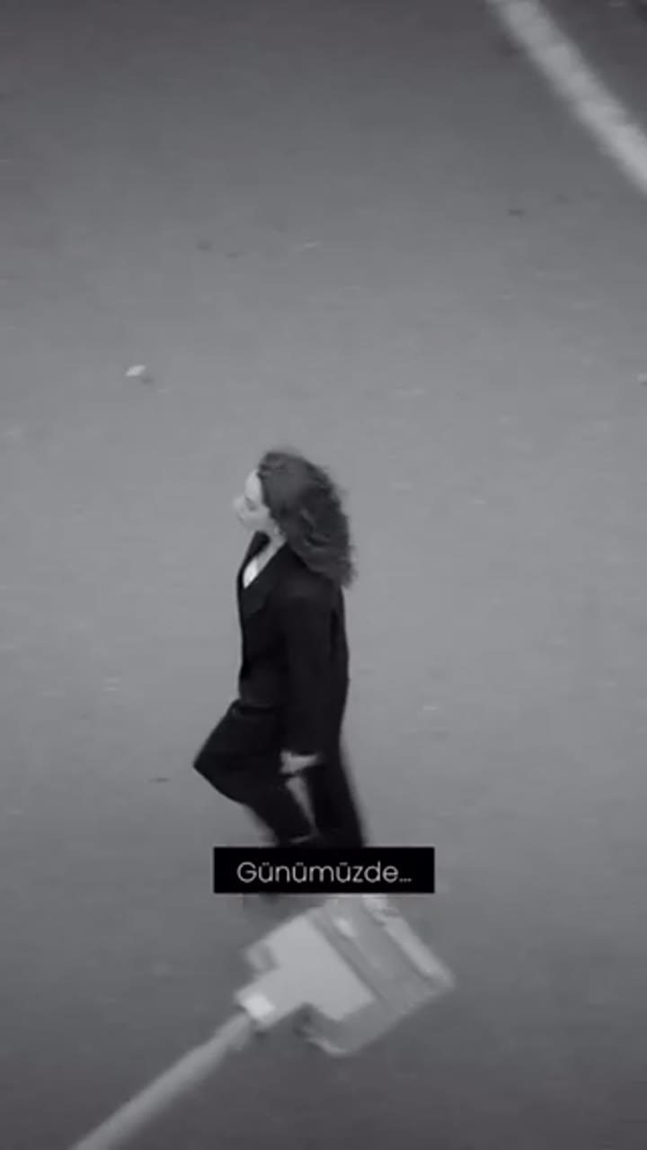 Calvin Klein — Saat&Saat · Özge Özacar film karesi